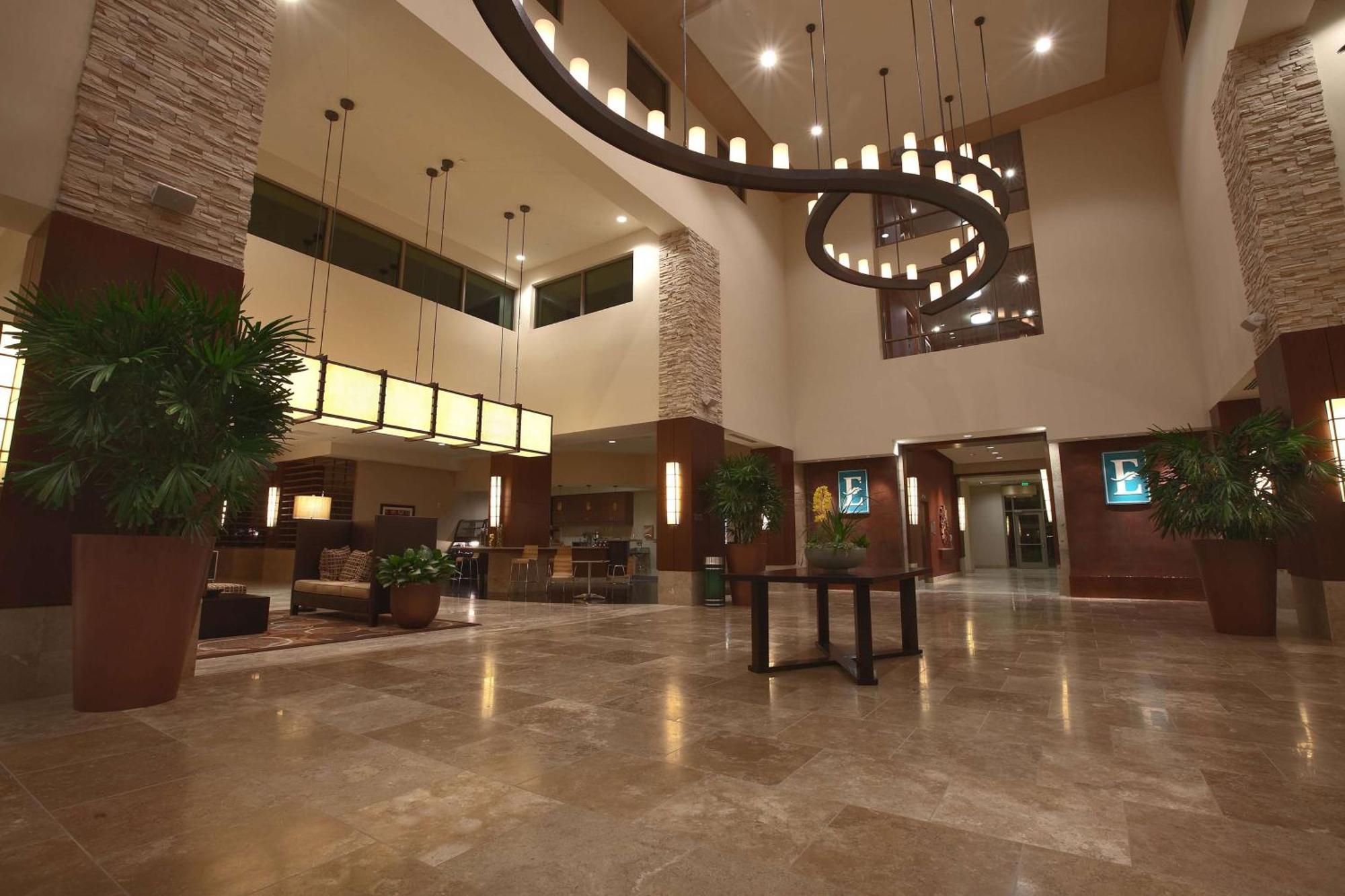 Embassy Suites Palmdale Exterior photo